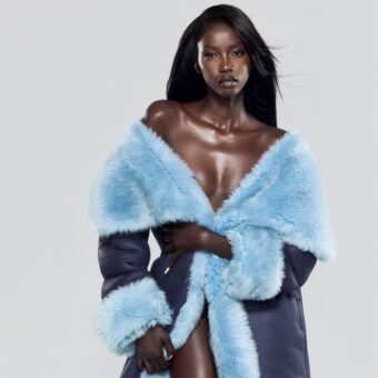 Anok Yai é eleita Modelo do Ano no The Fashion Awards 2025