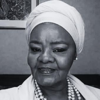 Cynthia Shange, pioneira no Miss Mundo durante o apartheid, morre aos 76 anos