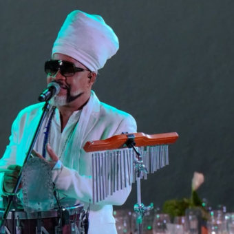 Carlinhos Brown retorna à África e encerra festival em Marrocos com show no Festival Gnaoua