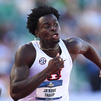 Atleta universitário quebra recorde mundial dos 110m com barreiras nos Estados Unidos