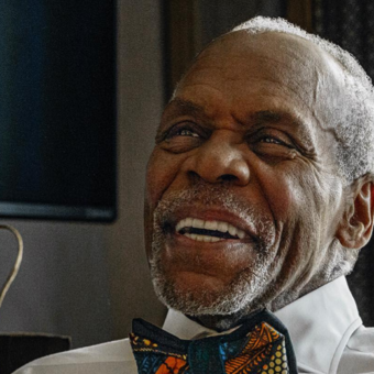 Danny Glover revela diagnóstico de Alzheimer e deixa mensagem de resistência: “A vida continua”