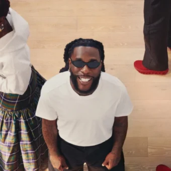 Burna Boy leva a música africana ao primeiro jogo da NFL na França